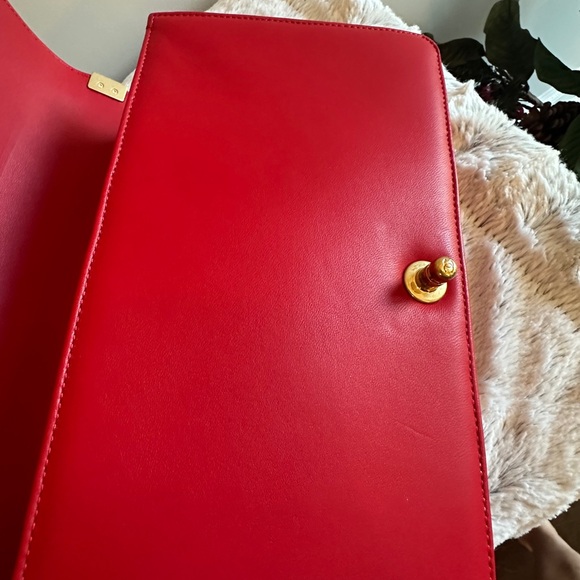 Chanel Red Quilted Shoulder Bag with Gold Chain - Picture 12 of 15